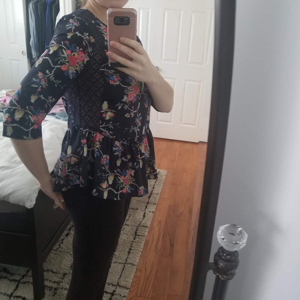 Beautiful blouse - Picture 7 of 7